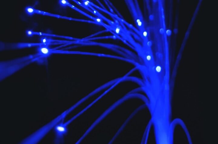 modello in fibra ottica blu